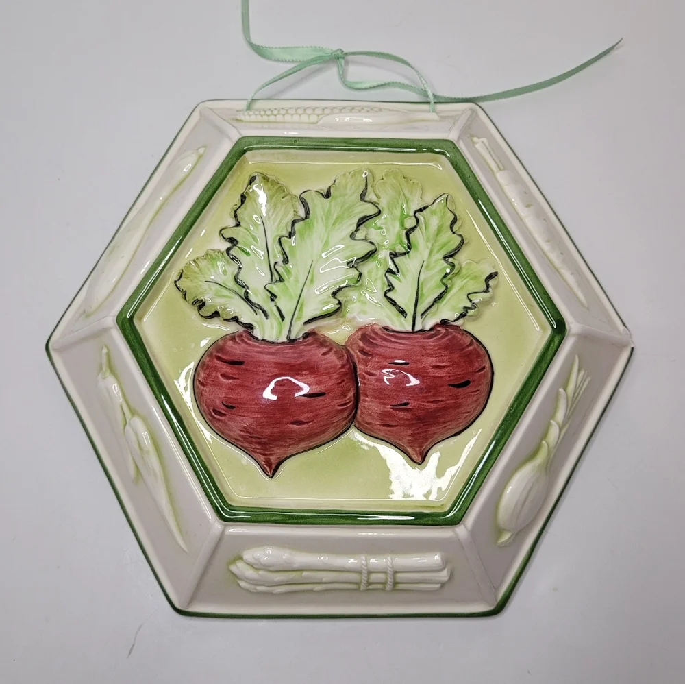 Spring Beets Vintage Ceramic Mold by Sigma the Tastesetter Japan